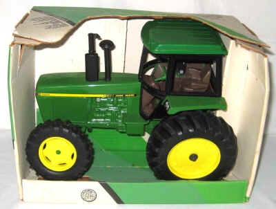 dec 3 farm toys 2 086.jpg (259958 bytes)