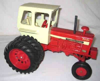 dec 3 farm toys 355.jpg (321911 bytes)