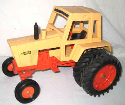 dec 3 farm toys 382.jpg (283580 bytes)