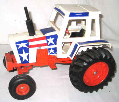 dec 3 farm toys 452.jpg (286054 bytes)