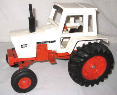 dec 3 farm toys 453.jpg (263832 bytes)