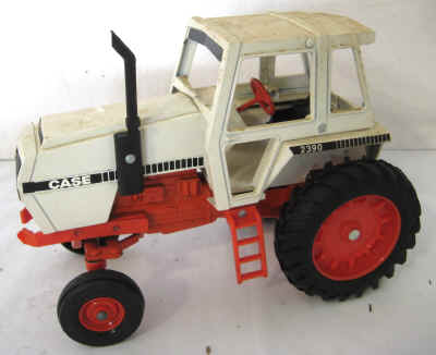 dec 3 farm toys 490.jpg (272979 bytes)