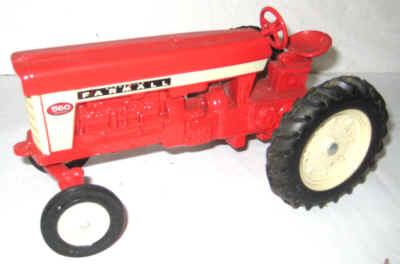 dec 3 farm toys 508.jpg (217921 bytes)