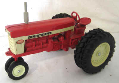 dec 3 farm toys 510.jpg (245258 bytes)