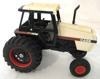 dec 3 farm toys 512.jpg (272174 bytes)