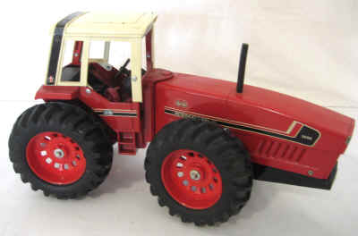 dec 3 farm toys 517.jpg (292354 bytes)