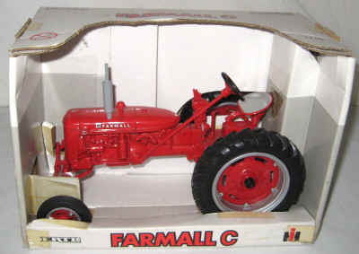 dec 3 farm toys 571.jpg (279089 bytes)