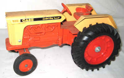 dec 3 farm toys 601.jpg (263202 bytes)