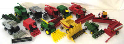 dec 3 farm toys 625.jpg (234409 bytes)