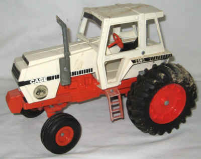 june 23 toys 1 191.jpg (201827 bytes)