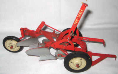 june toys 3 827.jpg (317119 bytes)