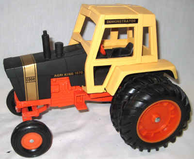 nov 21 farm toy 1 121.jpg (298245 bytes)